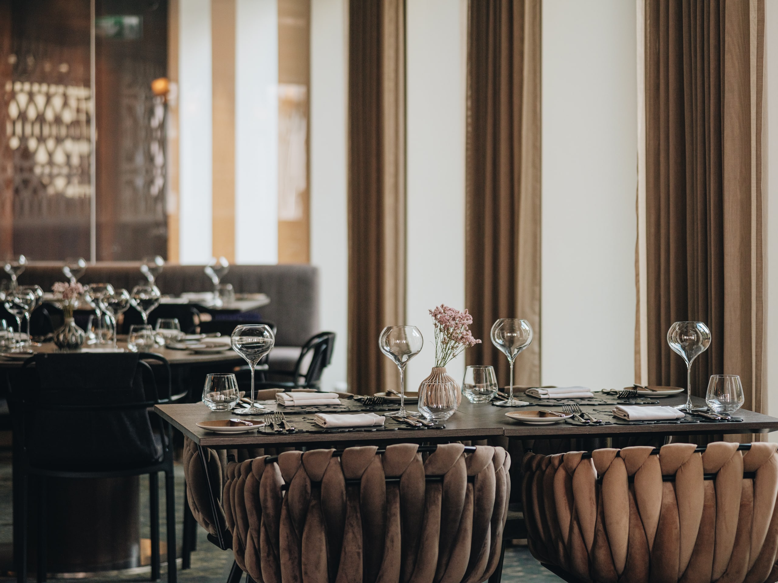 Hõlm-restoran-interjöör-min