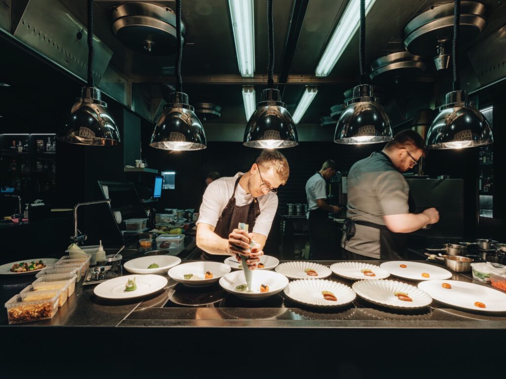 Restoran-Hõlm-kokad-min